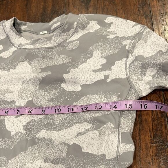 LULULEMON CLOSE TO CROSSING LONG SLEEVE SHIRT 6 CAMO JACQUARD GRAY PULLOVER EUC - Picture 5 of 9